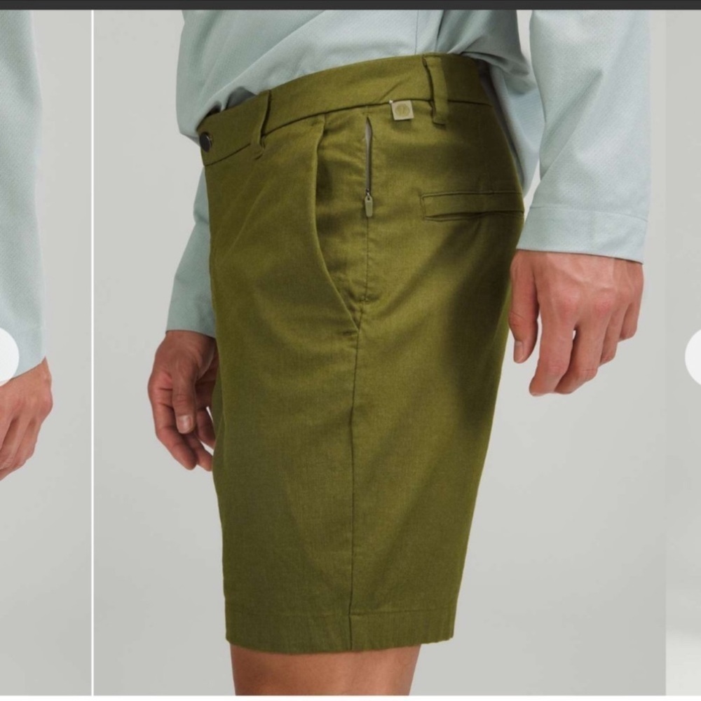 Lululemon Athletica Men’s Olive Green Commission Chino Shorts